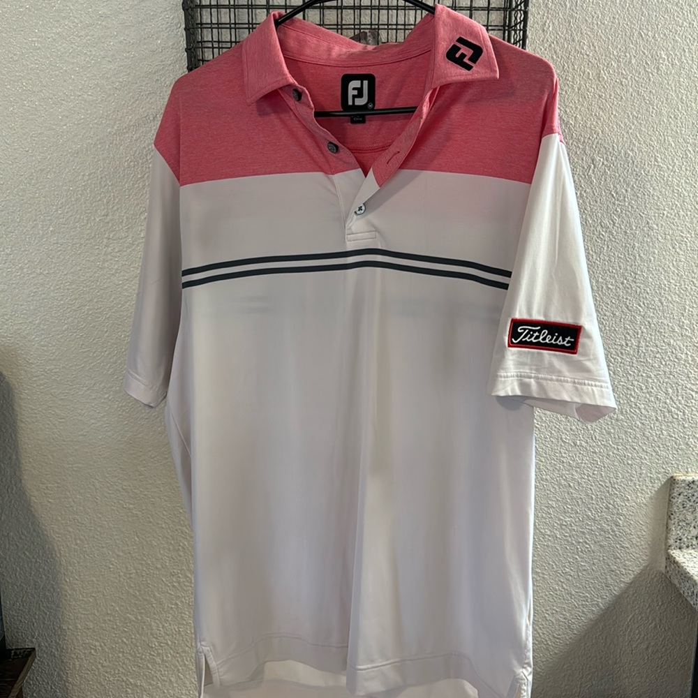 FootJoy Men’s Golf Shirt Sz M. Titleist Logo.